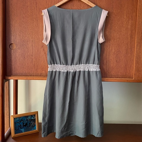 Esley above the knees dress - Picture 3 of 5